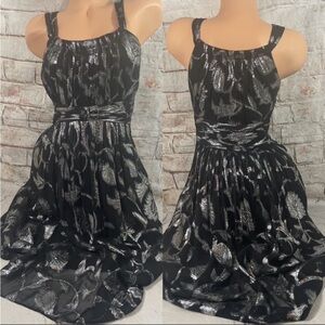 JONES NEW YORK Dress 
Black Silver Metallic Shine Floral Overlay
Lined
Size 8